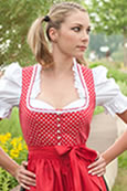 S&uuml;sses rotes Oktoberfestdirndl