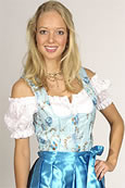 Pastell-Midi-Dirndl in Hellblau